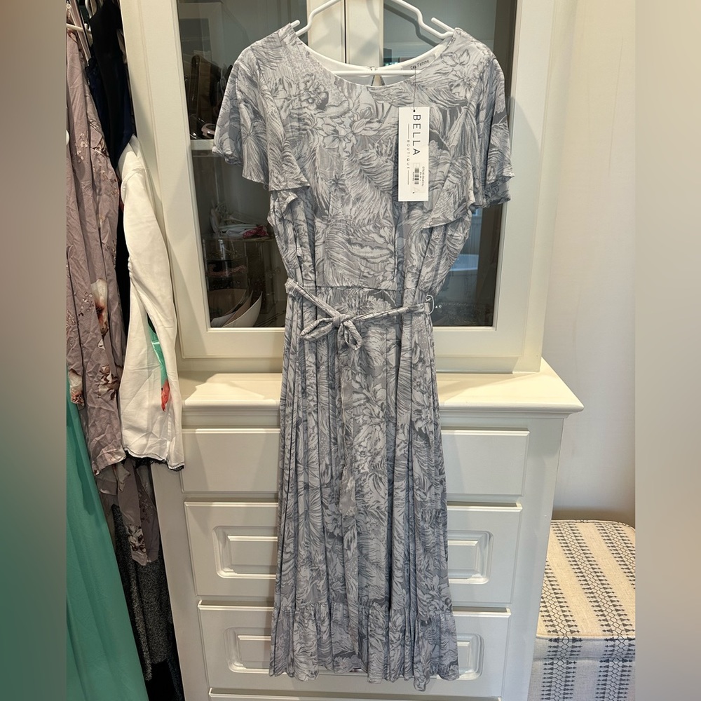 Bella Boutique Large dress; new with tags